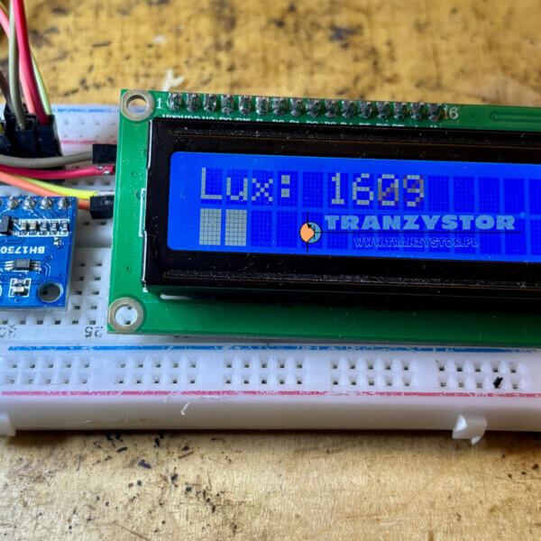 Luksomierz cyfrowy z czujnikiem BH1750 i wyświetlaczem LCD 16×2